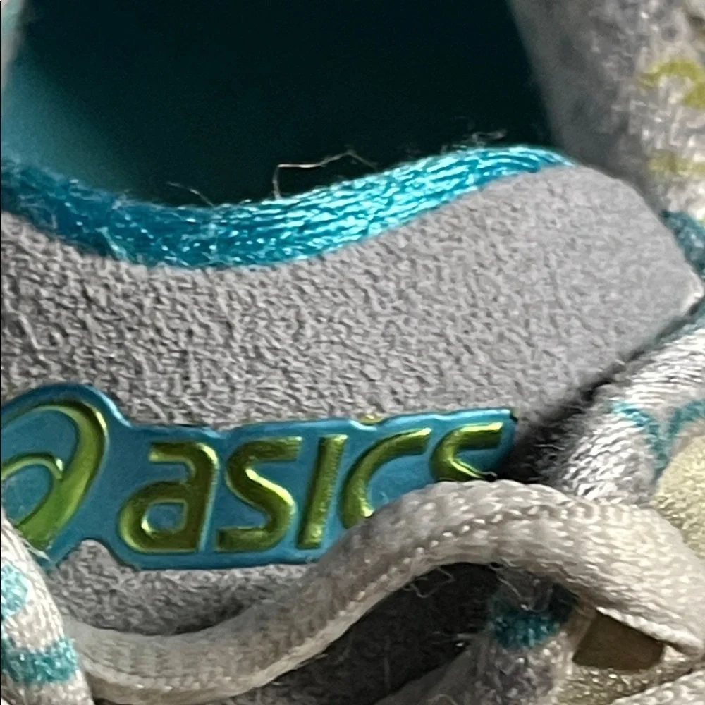 Asics Gel Hayano 17 White and Gray Sneakers with Green Blue Highlights 8.5